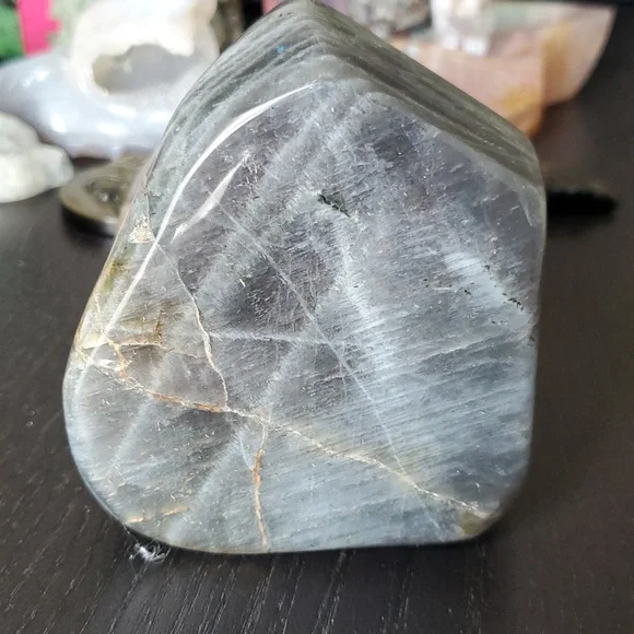 Labradorite free form 🪨 - Picture 3 of 7